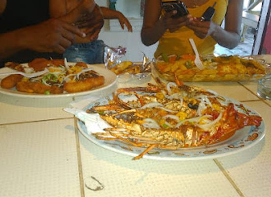 jamaica/hellshire-hills/restaurant/marva-s-restaurant-bar-grill