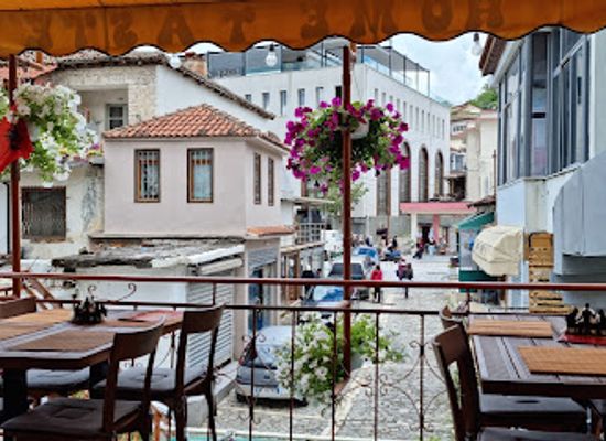 albania/berat/restaurant/home-taste