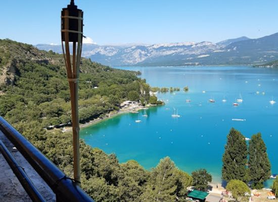 france/provence/restaurant/auberge-du-castellas