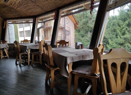 ukraine/carpathian-mountains/restaurant/horyanyn