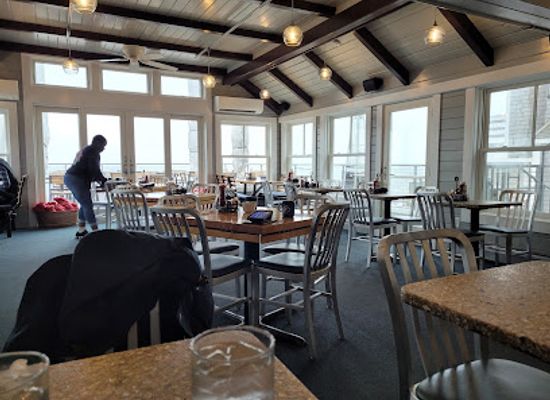 massachusetts/provincetown/restaurant/bay-cafe