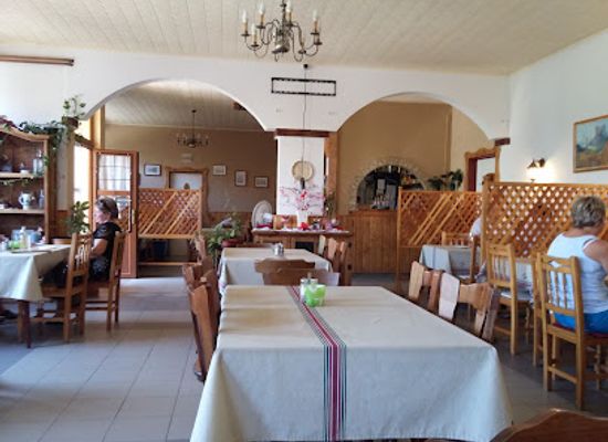 hungary/bakony/restaurant/varvolgy-vendeglo