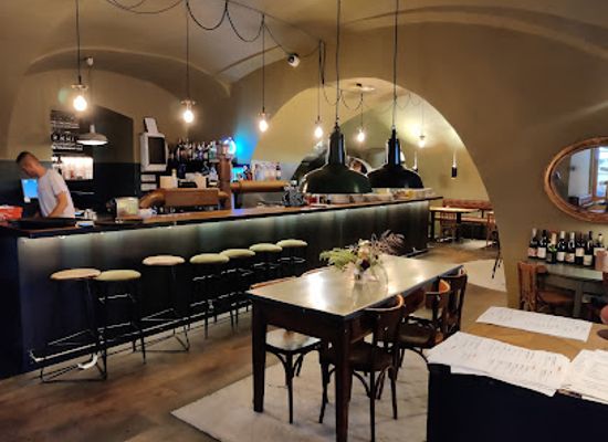 slovenia/maribor/restaurant/poper