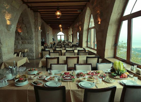 lebanon/kesserwan/restaurant/al-sakhra-cliff-house