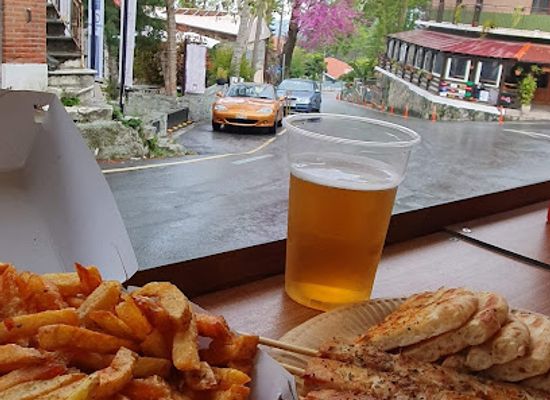 cyprus/troodos/restaurant/i-sitzia-tou-mavrou-souvlaki-platres