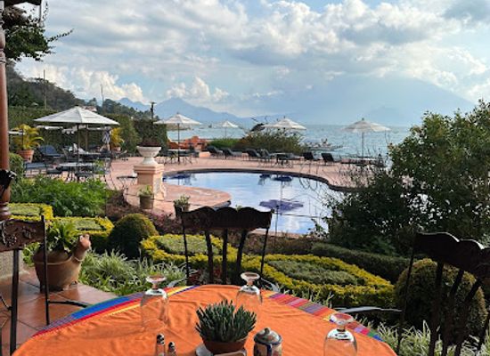 guatemala/lake-atitlan/restaurant/hotel-atitlan-restaurant-and-volcanoes-bar