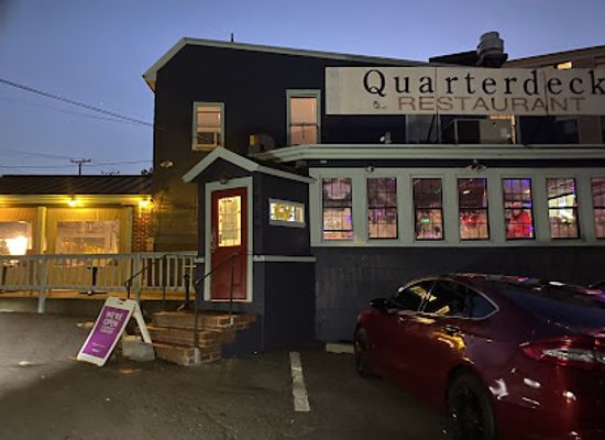 virginia/arlington/restaurant/quarterdeck