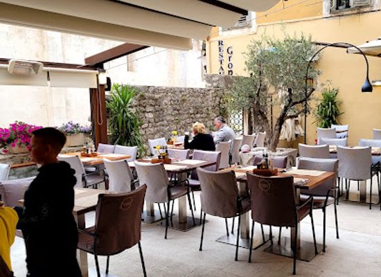 croatia/zadar/restaurant/groppo