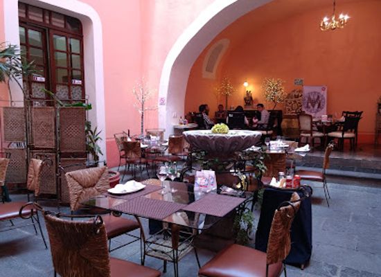 mexico/puebla/restaurant/casa-de-los-munecos