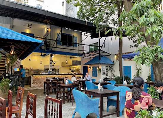 cambodia/kandal/restaurant/elia-greek-kitchen-bassac-lane