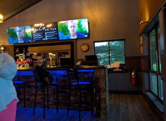 kentucky/mississippi-plateau/restaurant/silver-cup-bourbon-bar-and-grille