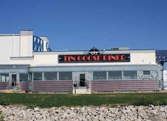 ohio/kelleys-island/restaurant/tin-goose-diner