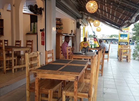 benin/cotonou/fidjrosse/restaurant/le-saloon-fidjrosse