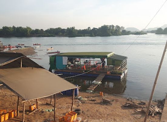 laos/si-phan-don-four-thousand-islands/restaurant/lao-restaurant-boat