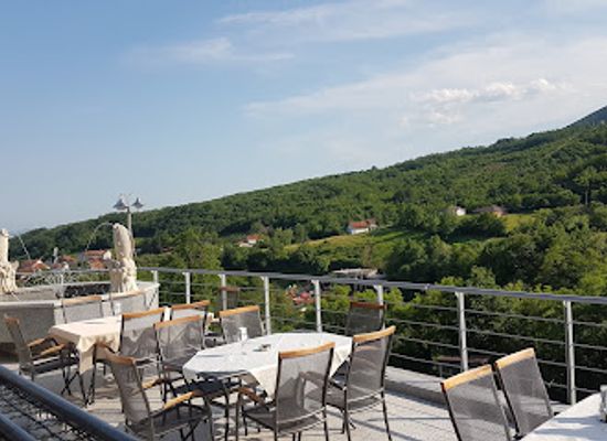 kosovo/peja-mountains/restaurant/trofta-e-drinit