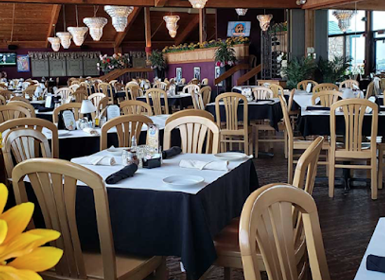 pennsylvania/laurel-highlands/restaurant/denunzio-s-italian-chophouse-sinatra-bar-latrobe