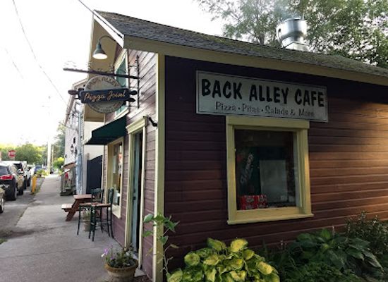 michigan/saugatuck/restaurant/back-alley-pizza-joint