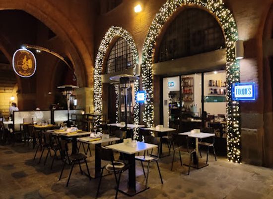 italy/bologna/restaurant/taverna-del-postiglione
