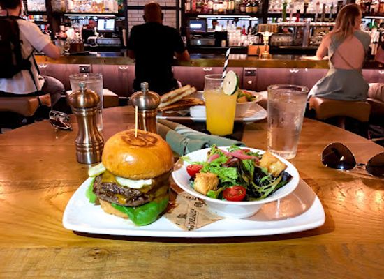 illinois/chicago/restaurant/the-dearborn
