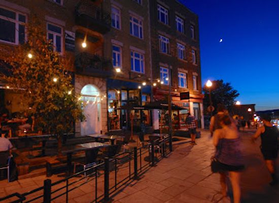 canada/quebec-city/restaurant/albacore-fruits-de-mer-poisson-huitres-bar-a-vin-cocktails-terrasse-resto-francais