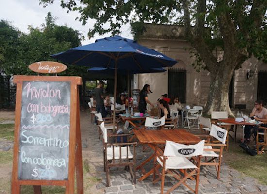 uruguay/colonia-del-sacramento/barrio-historico/restaurant/vintage-resto