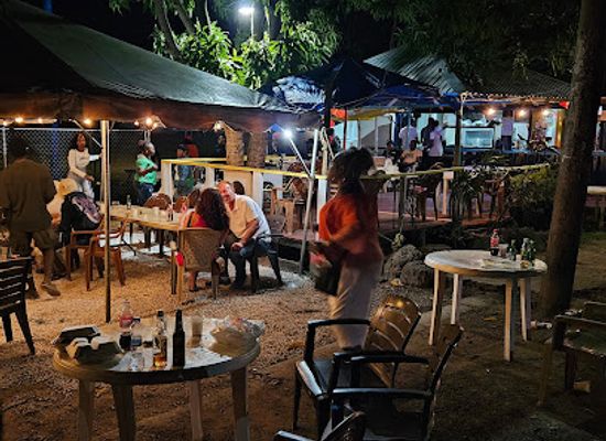 barbados/holetown/restaurant/rock-net-grill