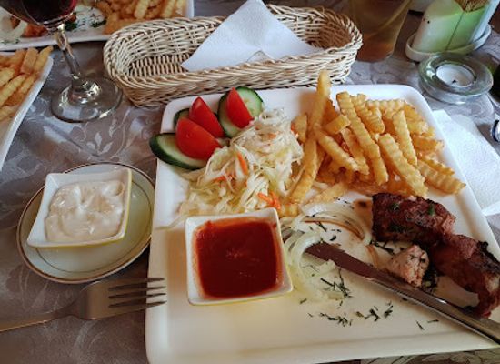 latvia/semigallia/restaurant/armenu-virtuve-kafejnica-masis-km