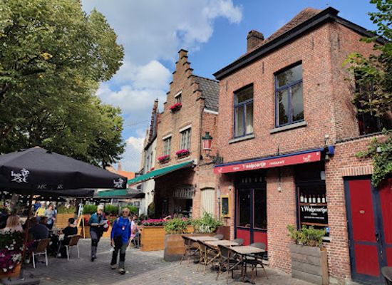 belgium/bruges/minnewater/restaurant/t-walpoortje