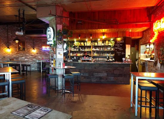 australia/sunshine-coast/restaurant/dirty-moes
