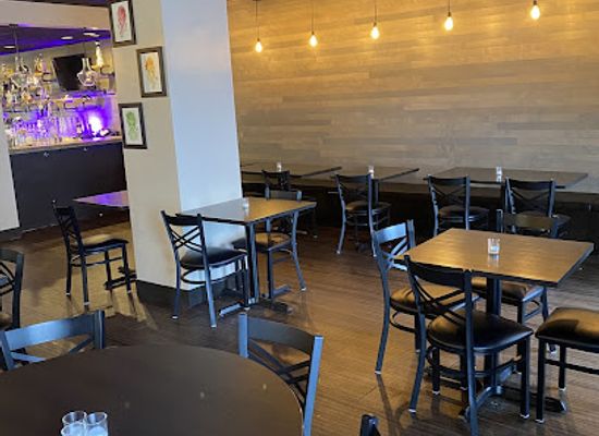 iowa/davenport/restaurant/cavort