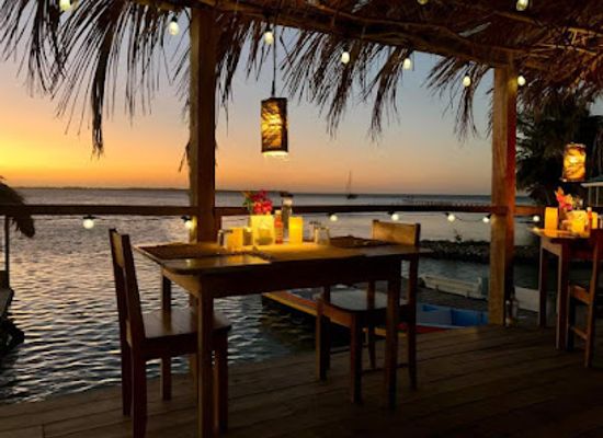 belize/southern-belize-barrier-reef/restaurant/reef-s-end-bar-and-restaurant