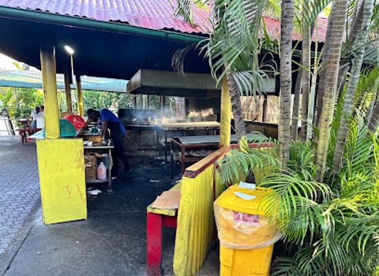 jamaica/montego-bay/hip-strip/restaurant/the-pork-pit