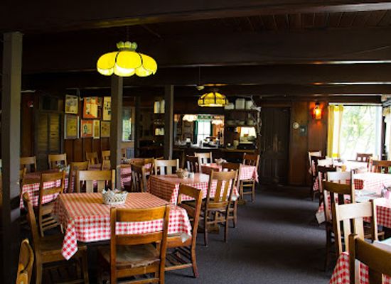 kansas/marais-des-cygnes/restaurant/stroud-s-oak-ridge-manor