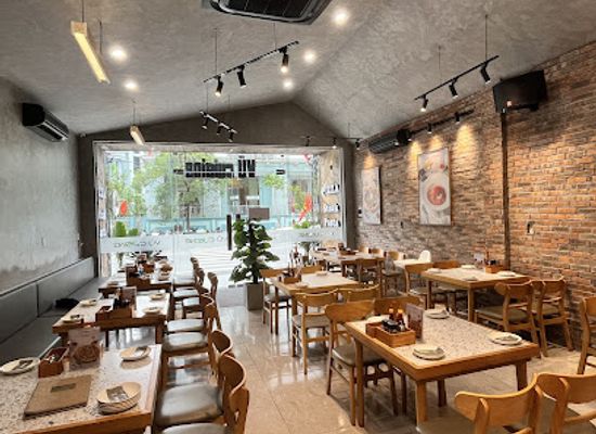 vietnam/hue/phu-hoi/restaurant/vu-cuisine