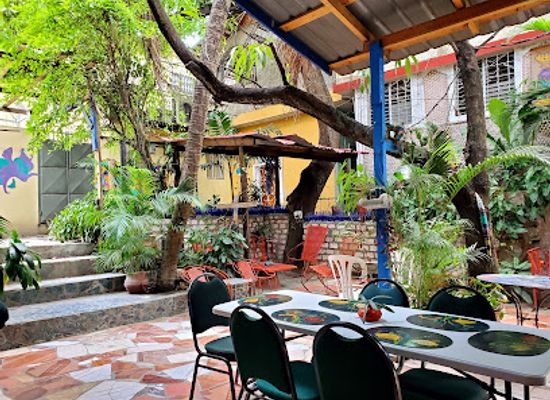 haiti/jacmel/restaurant/lakou-trankil
