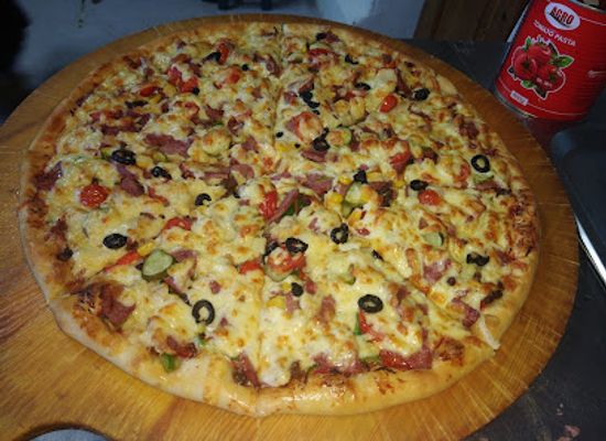 mongolia/altai-mountains/restaurant/pizza-big