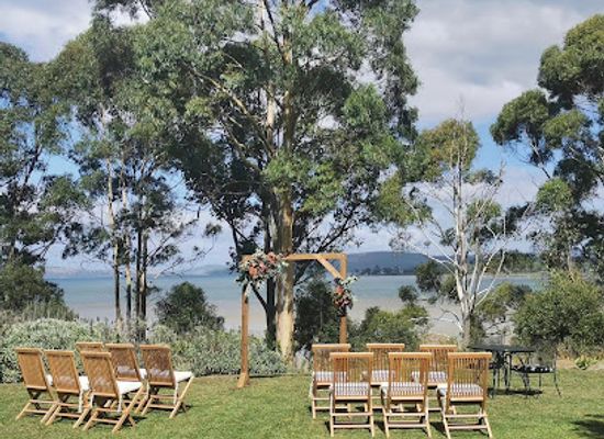 australia/tasmanian-wilderness/restaurant/bruni-s-restaurant
