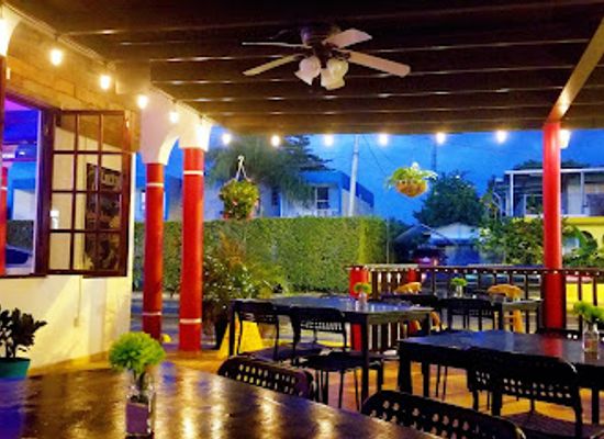 puerto-rico/rincon/restaurant/lucky-s-rincon