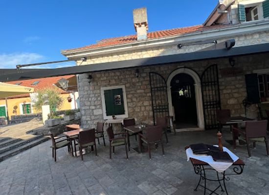 montenegro/herceg-novi/restaurant/portofino