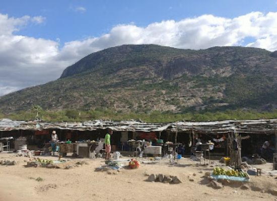 angola/serra-da-leba/restaurant/mangueiras-serra-da-leba