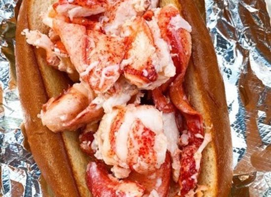 maine/hancock-county/restaurant/frenchman-bay-lobster-rolls