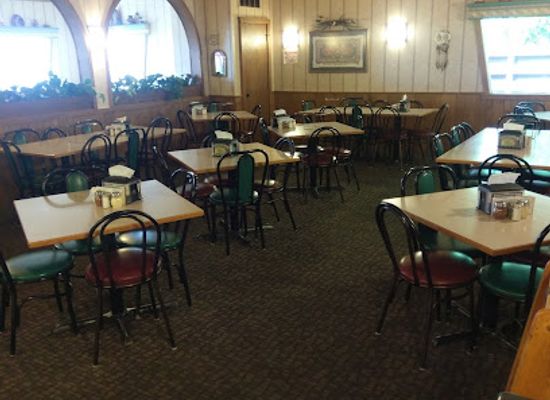 north-dakota/turtle-mountains/restaurant/denny-s-pizza-inn