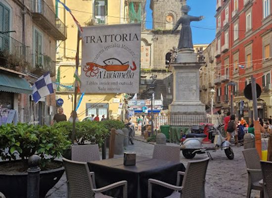 italy/naples/restaurant/a-lucianella