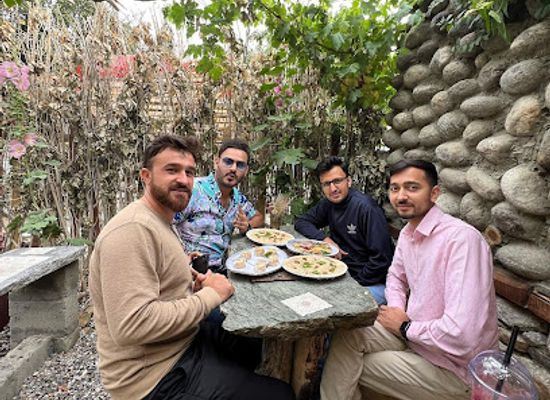 pakistan/karimabad/restaurant/cafe-culture-hunza