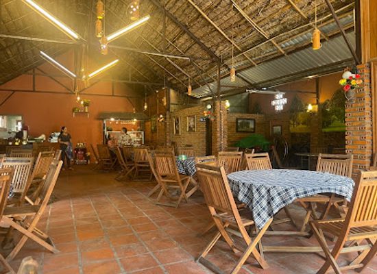 vietnam/dalat/restaurant/quan-mai-la