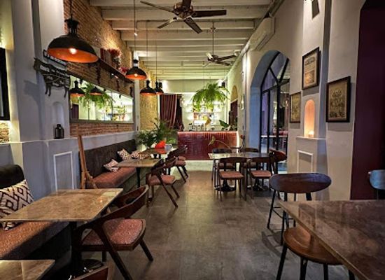 cambodia/siem-reap/wat-bo-road/restaurant/somaha-restaurant-and-wine-bar