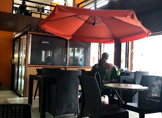 guinea/conakry/kaloum/restaurant/restaurant-folies