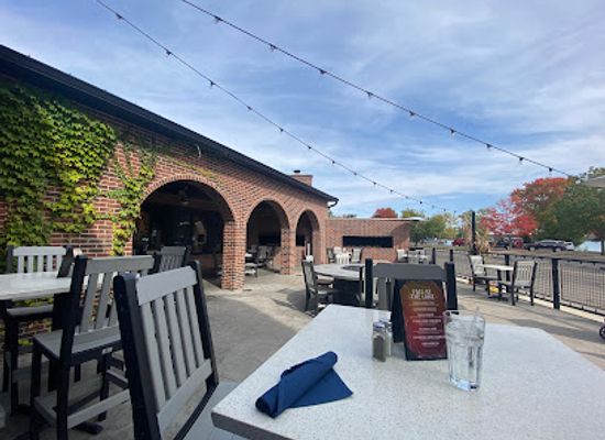 indiana/the-lakes-region/restaurant/the-lakehouse-grille