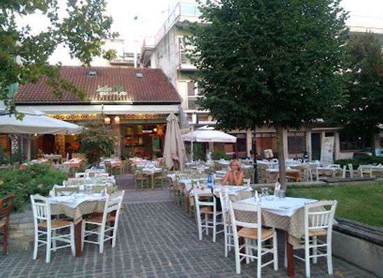 greece/larissa/restaurant/ladophanaro