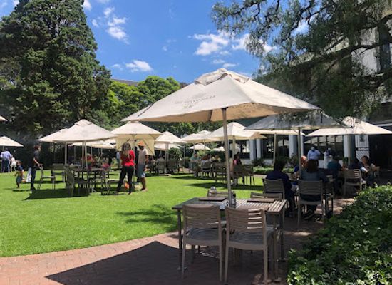 south-africa/gauteng/restaurant/mikes-heritage-house